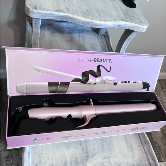Pink Curling Iron - Picture 3 of 3